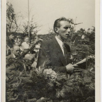 3.  R. Lenhard při projevu, pravděpodobně Národní pouť na Ploštině, 17. srpna 1947.