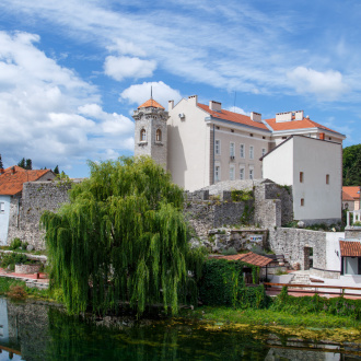 Stari Grad - historické centrum Trebinje - se zámkem, kde se konala konference.